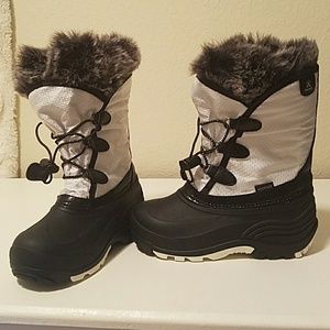 Kamik powdery white & black snow boots size 1